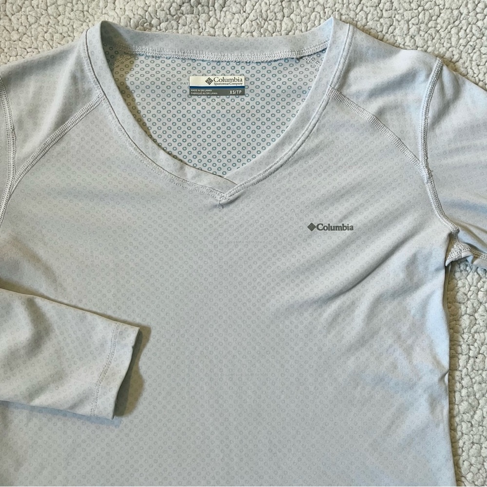 Columbia white long Sleeve Dryfit - Picture 2 of 6